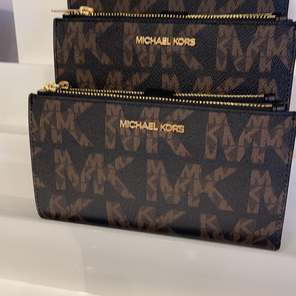 MICHAEL KORS LARGE DOUBLE ZIP WRISTLET WALLET BLK - Picture 4 of 16